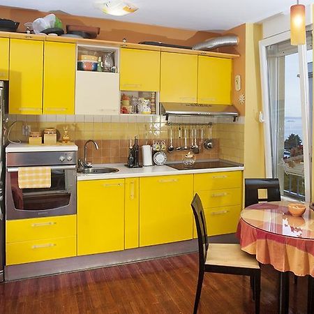 Apartment Sunny Yellow - With Balcony And Parking Place, Split Rom bilde
