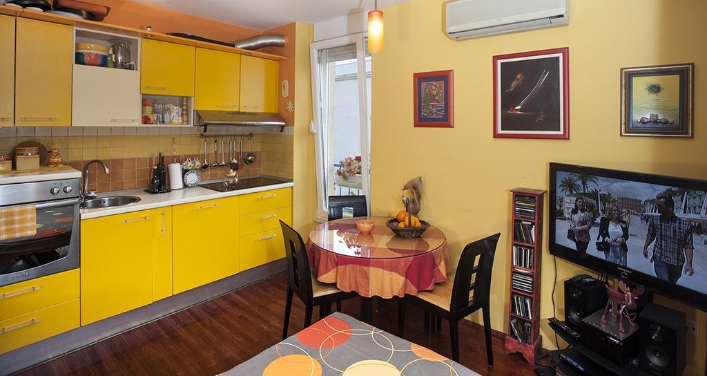 Apartment Sunny Yellow - With Balcony And Parking Place, Split Rom bilde